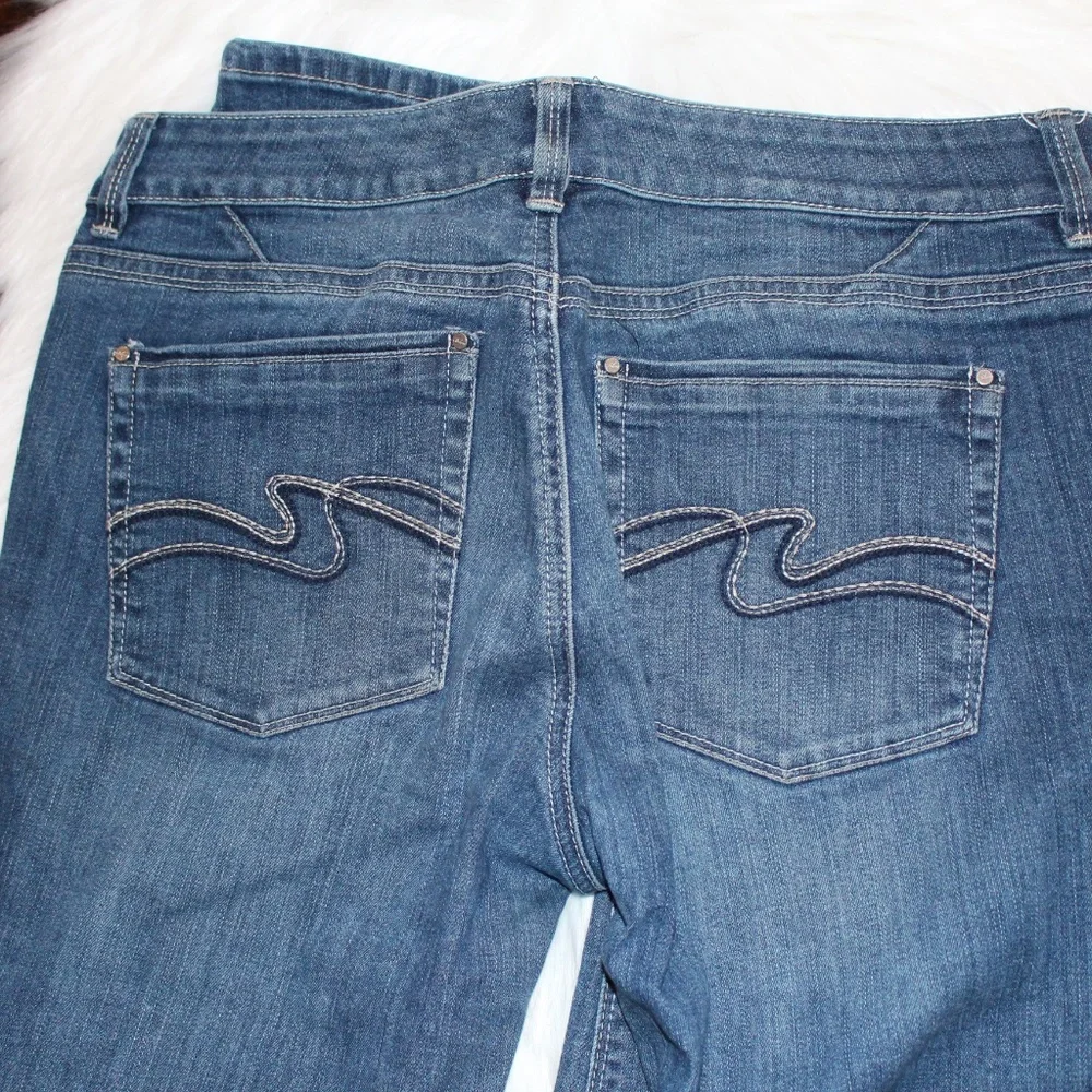 White House Black Market, Blanc cropped Leg Jeans - Picture 5 of 7